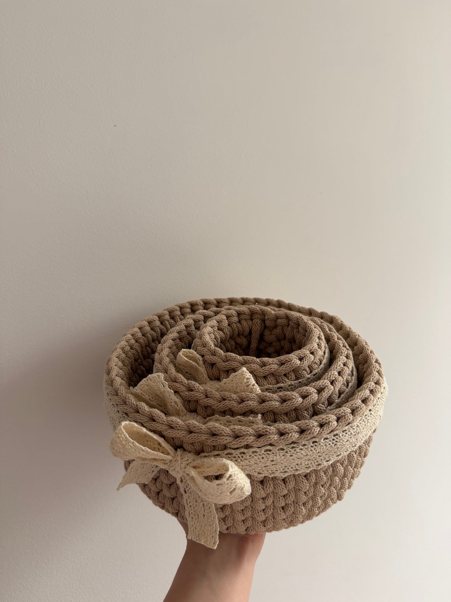 Zestaw koszyków beżowych