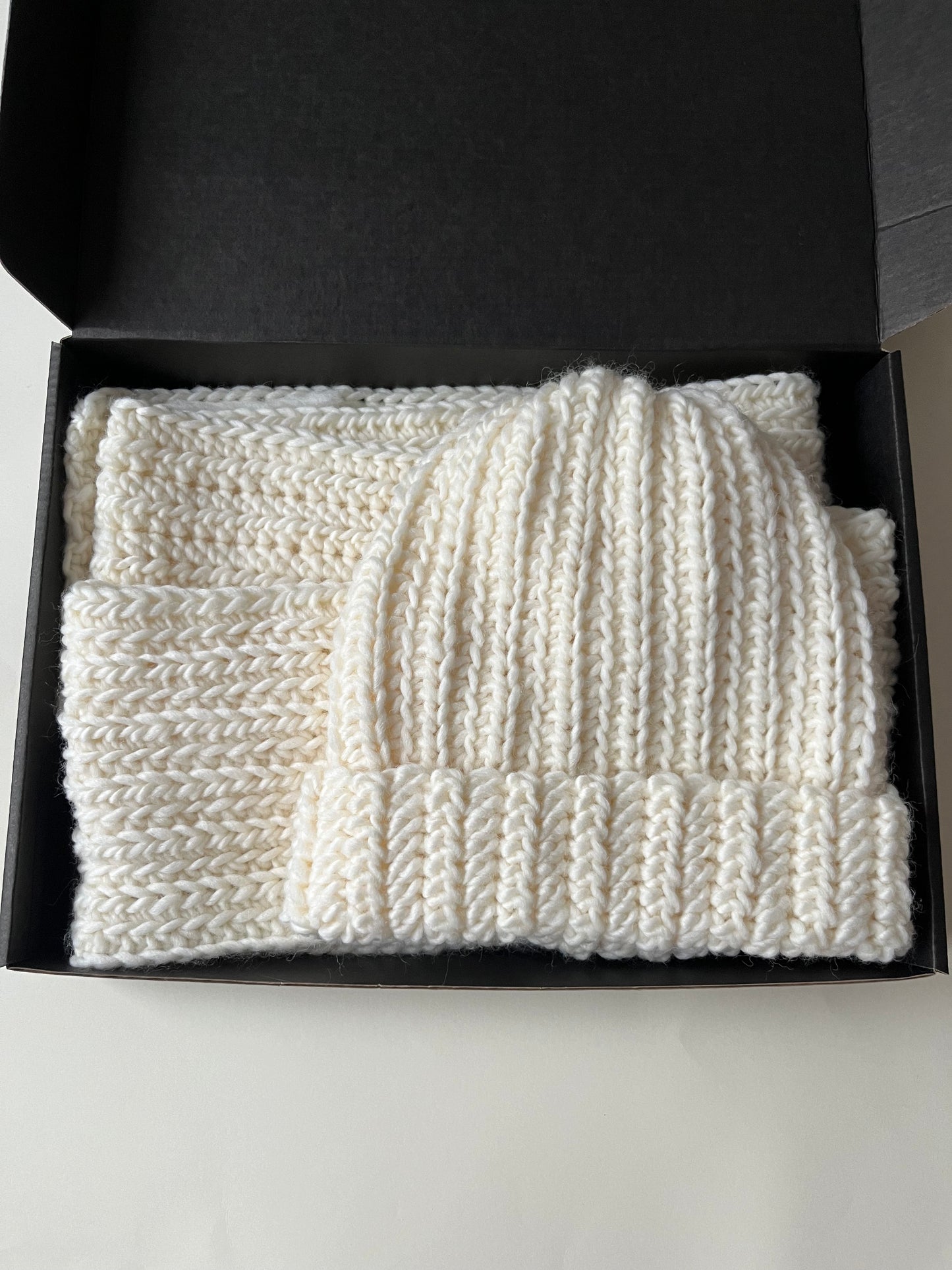 Komplet wełniany ecru