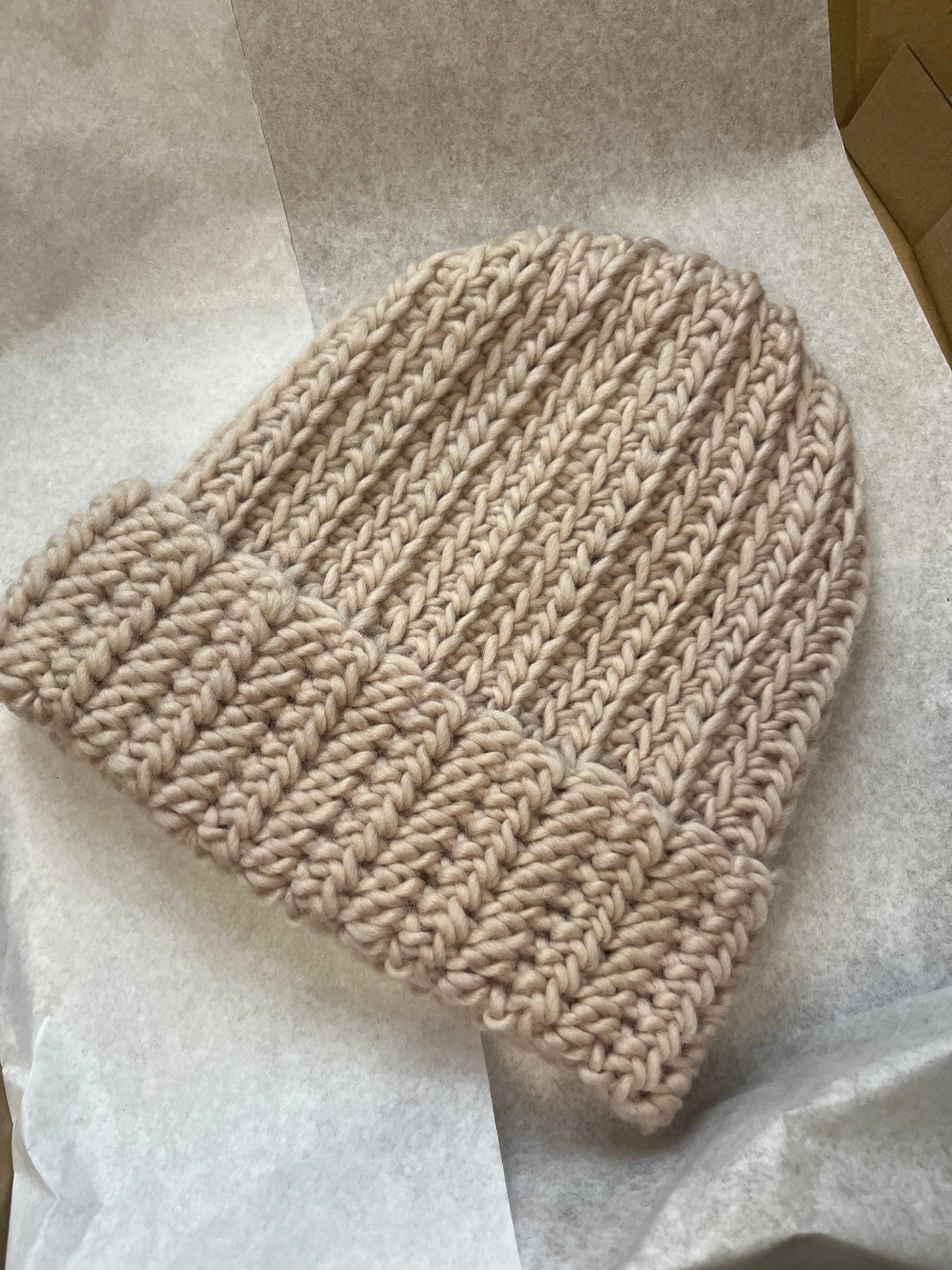 Czapka wełniana pianka cukrowa