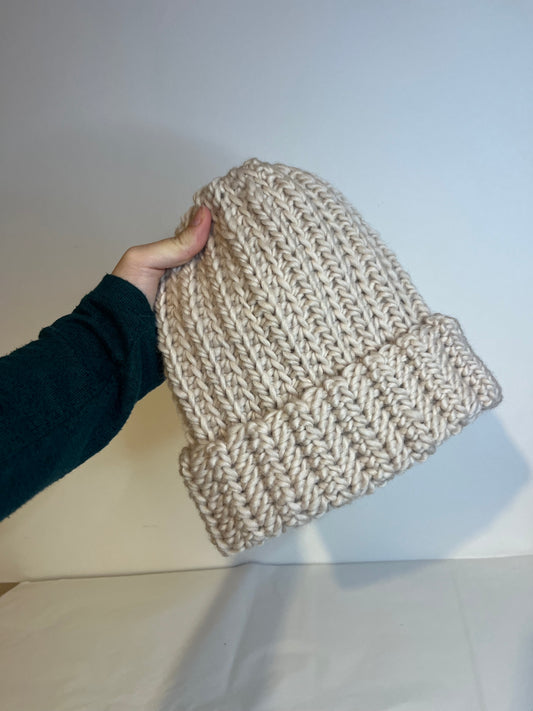 Czapka wełniana pianka cukrowa