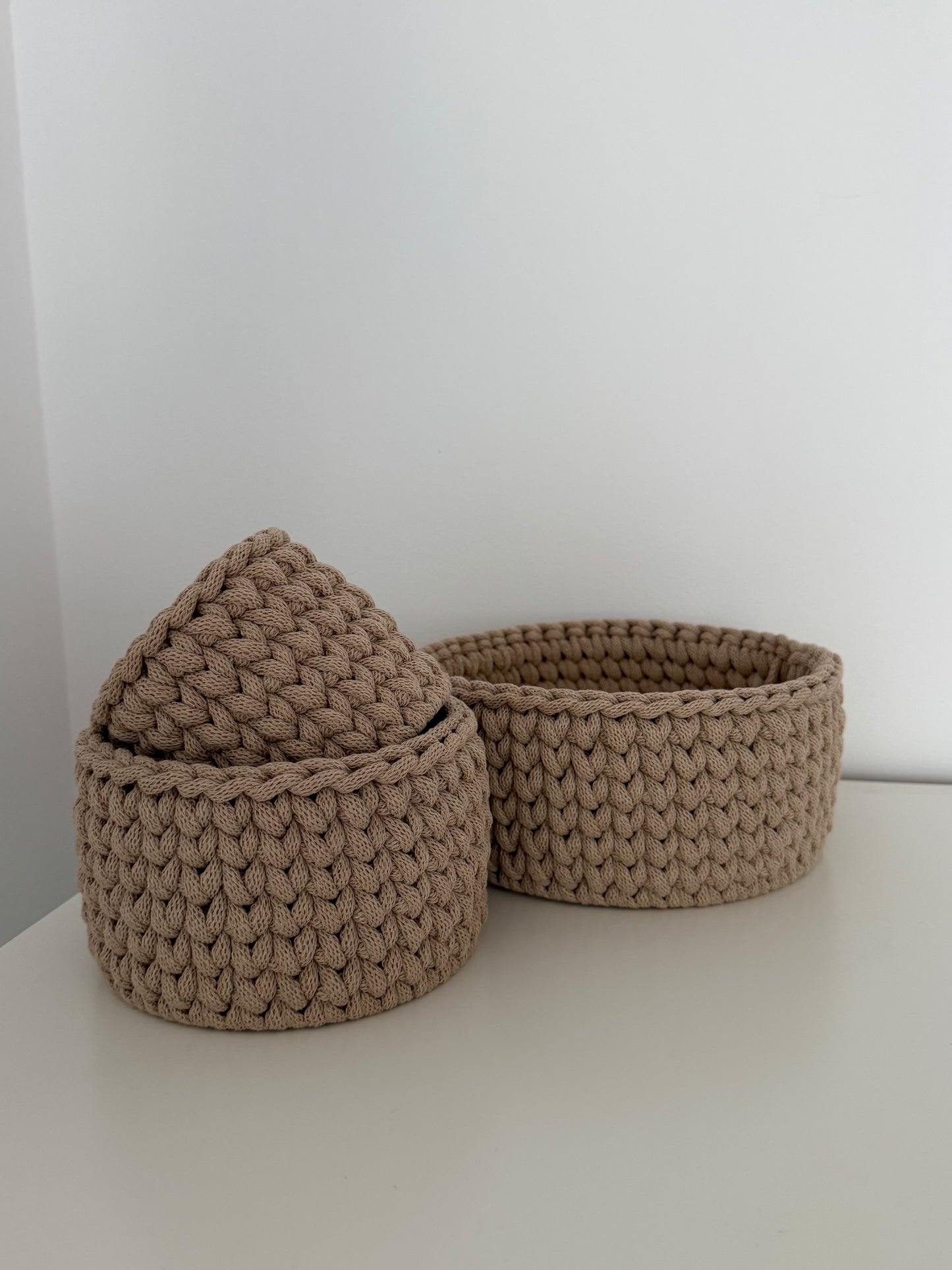Zestaw koszyków beżowych