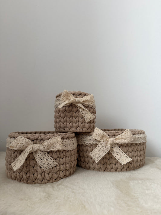 Zestaw koszyków beżowych