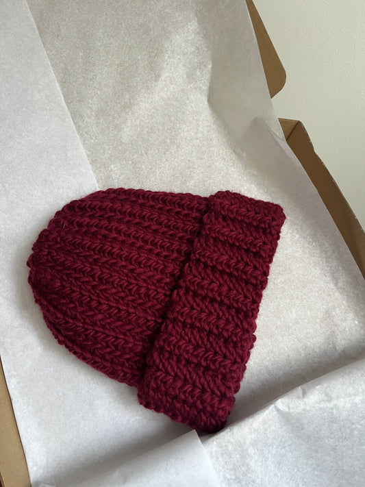 Czapka wełniana rubinowa