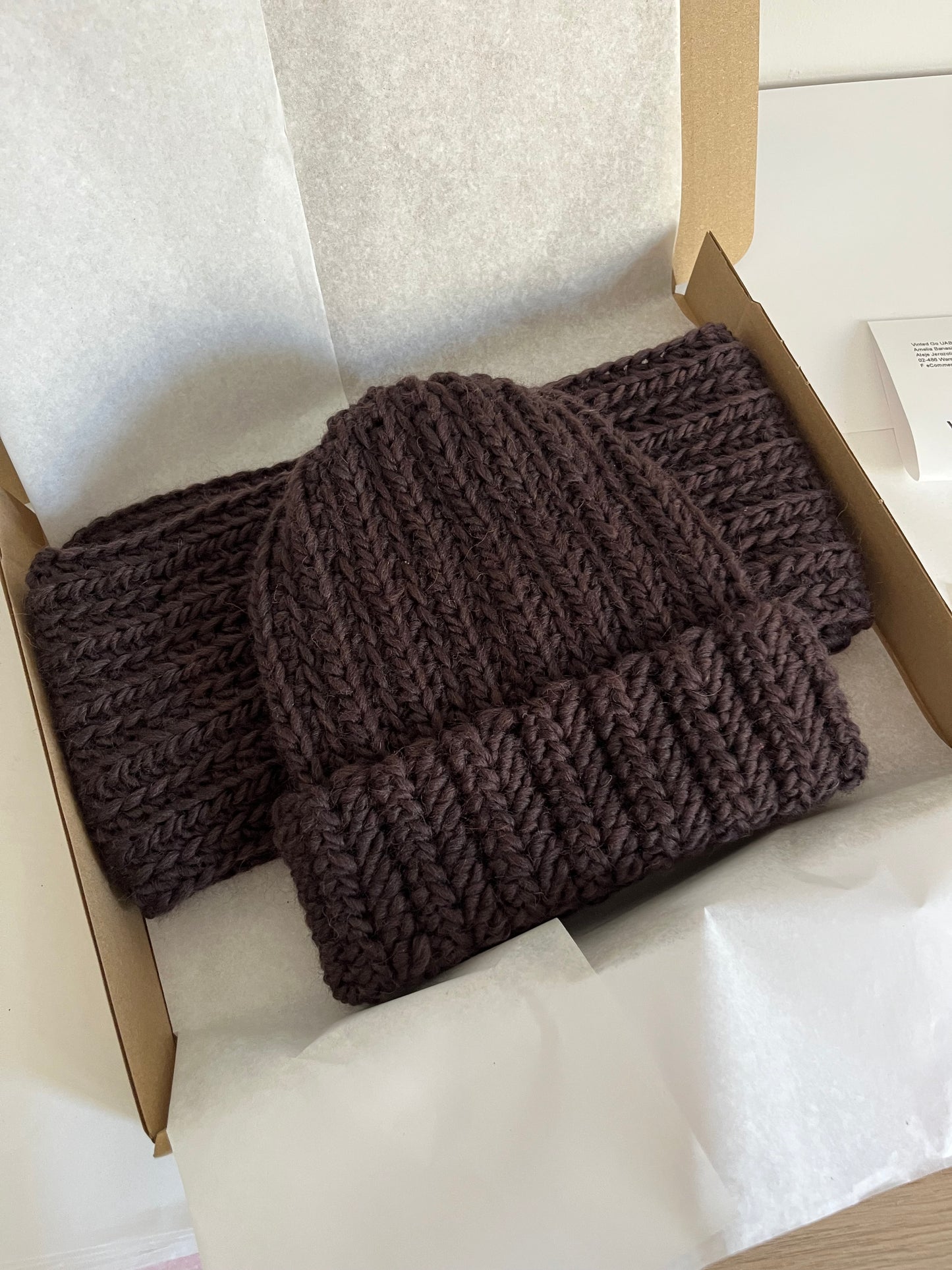 Wełniany komplet ciemny brąz