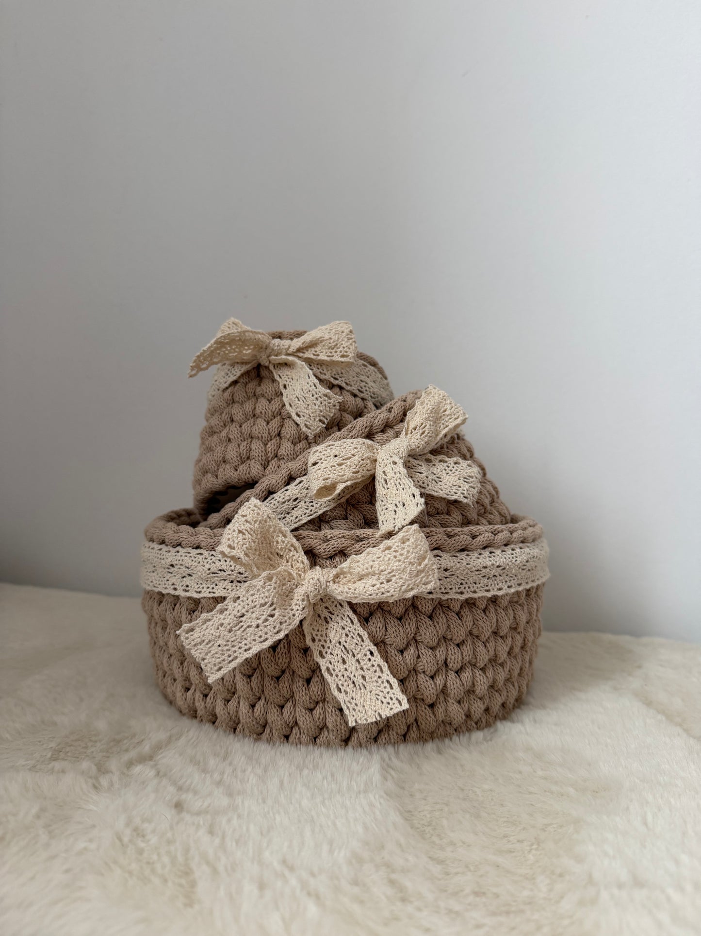 Zestaw koszyków beżowych