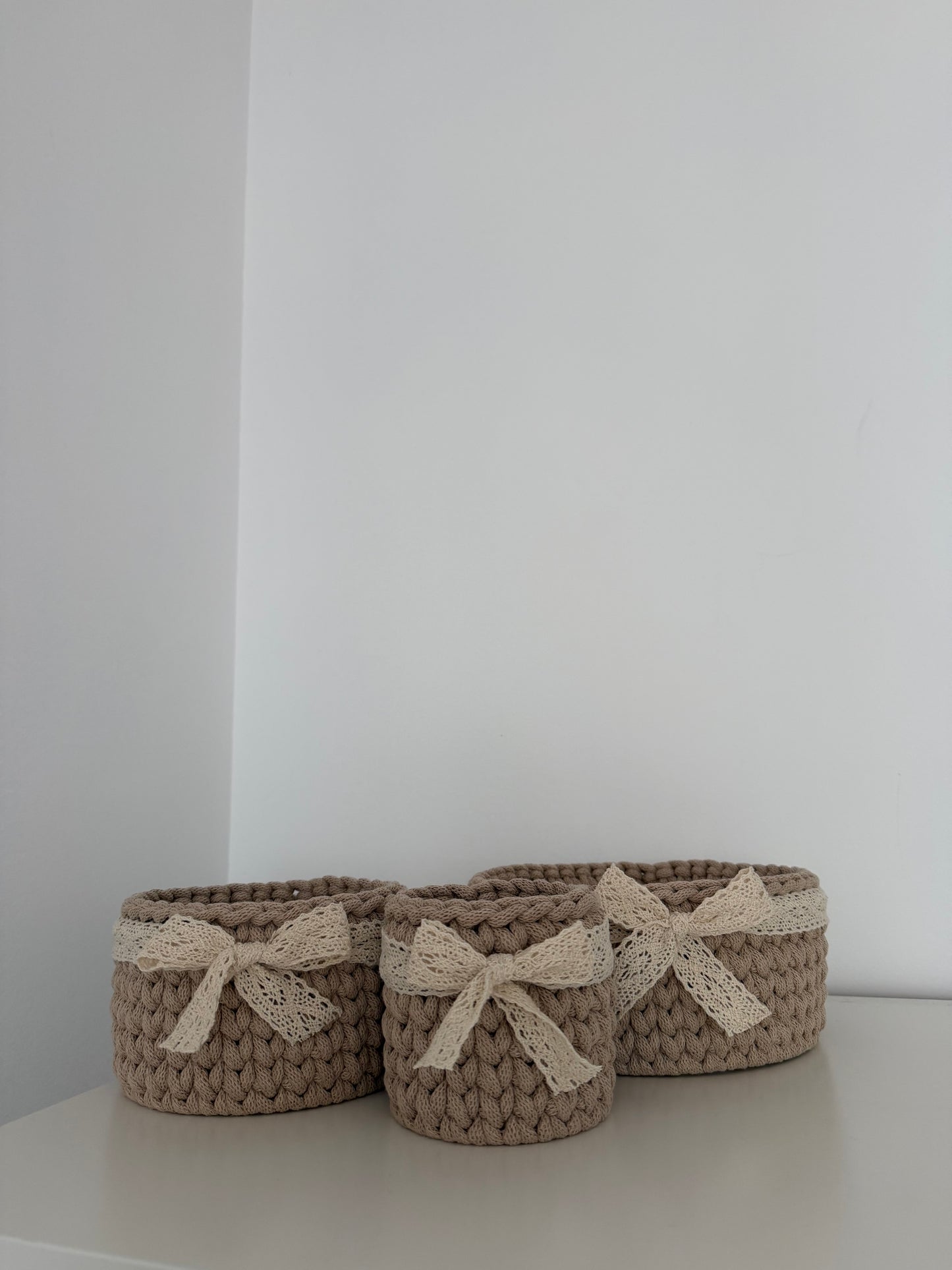 Zestaw koszyków beżowych